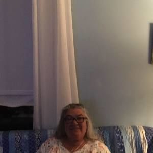 Meet your Posher, Lorraine